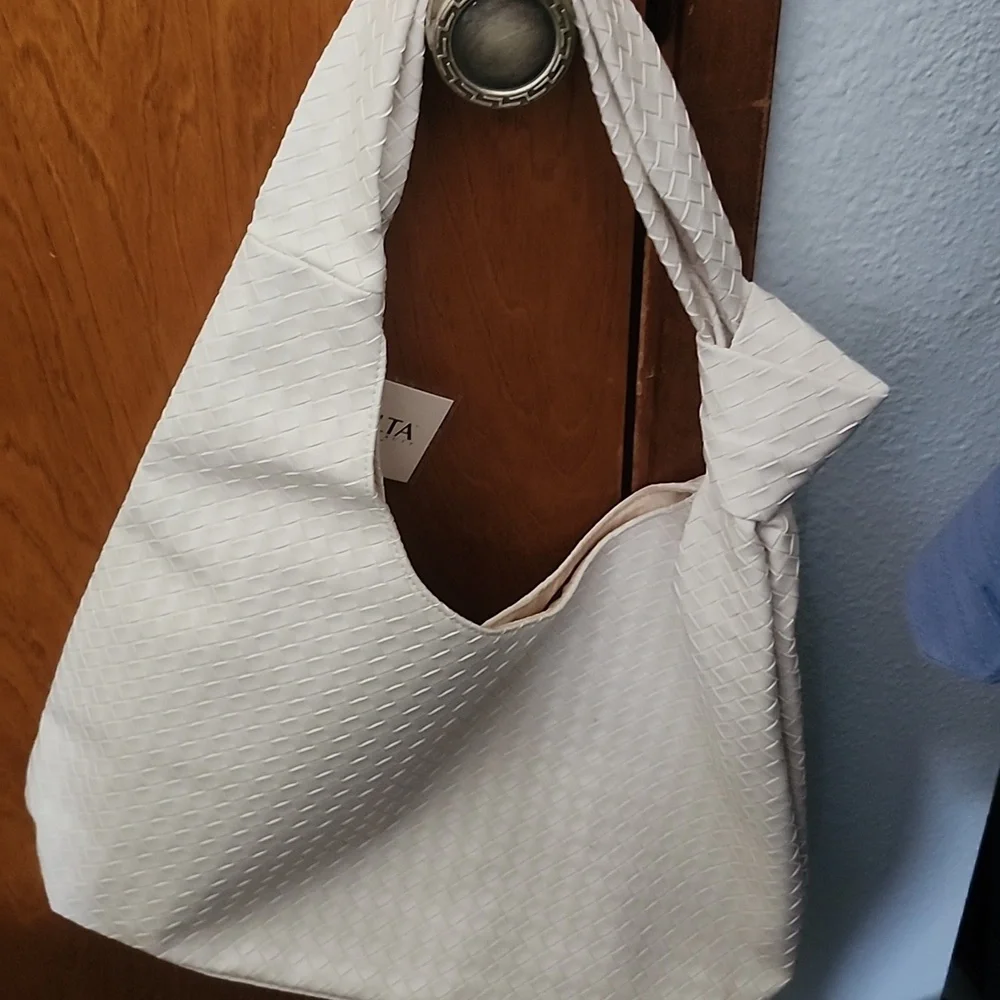Brand new from ULTA BEAUTY Elegant Cream Woven Tote Bag Ulta Beauty COLLECTION